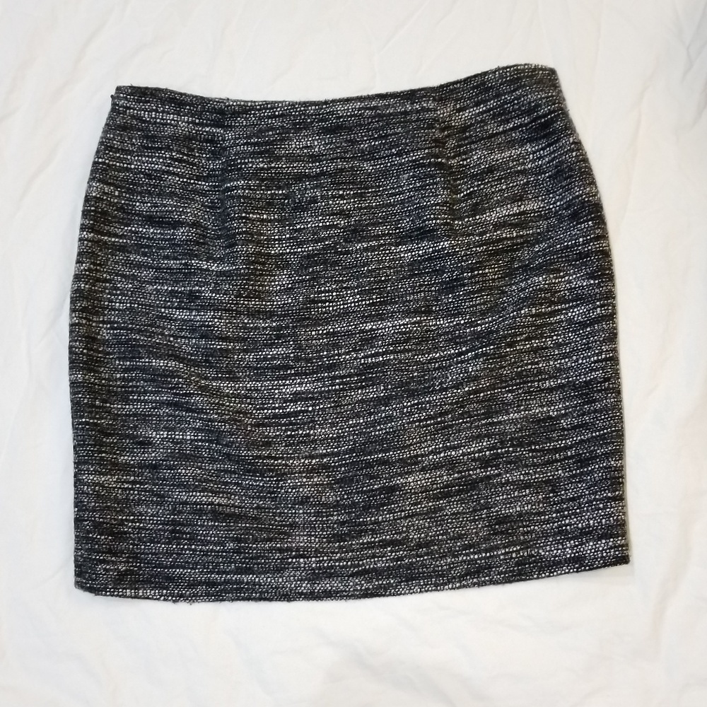 Ann Taylor tweed mini skirt  women's size 12 (U13)